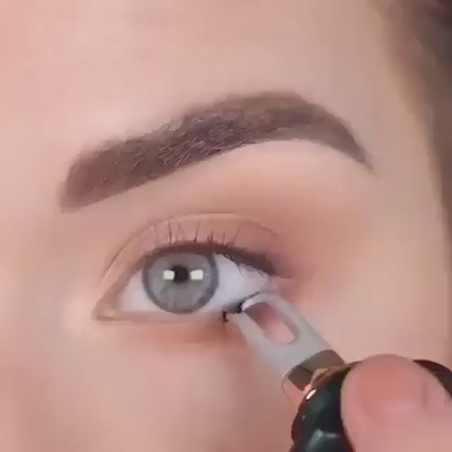 Eyeliner Tool